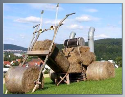 Trike aus Strohballen gebaut